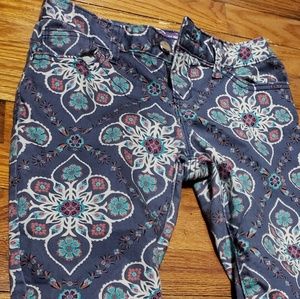 Old Navy Flower pattern skinny-adjustable jeans